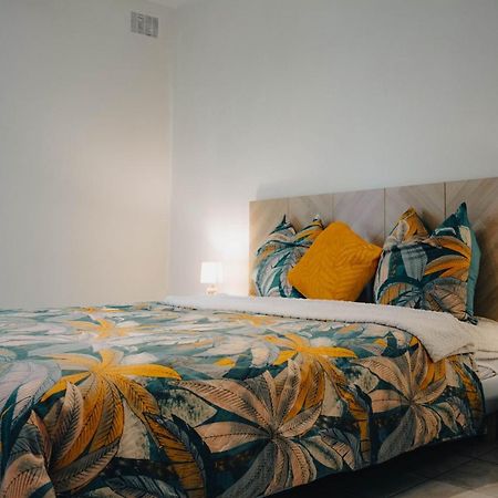 Superbe Appartement 32M2 Quartier Calme 800M Des Arenes Nimes Exterior photo